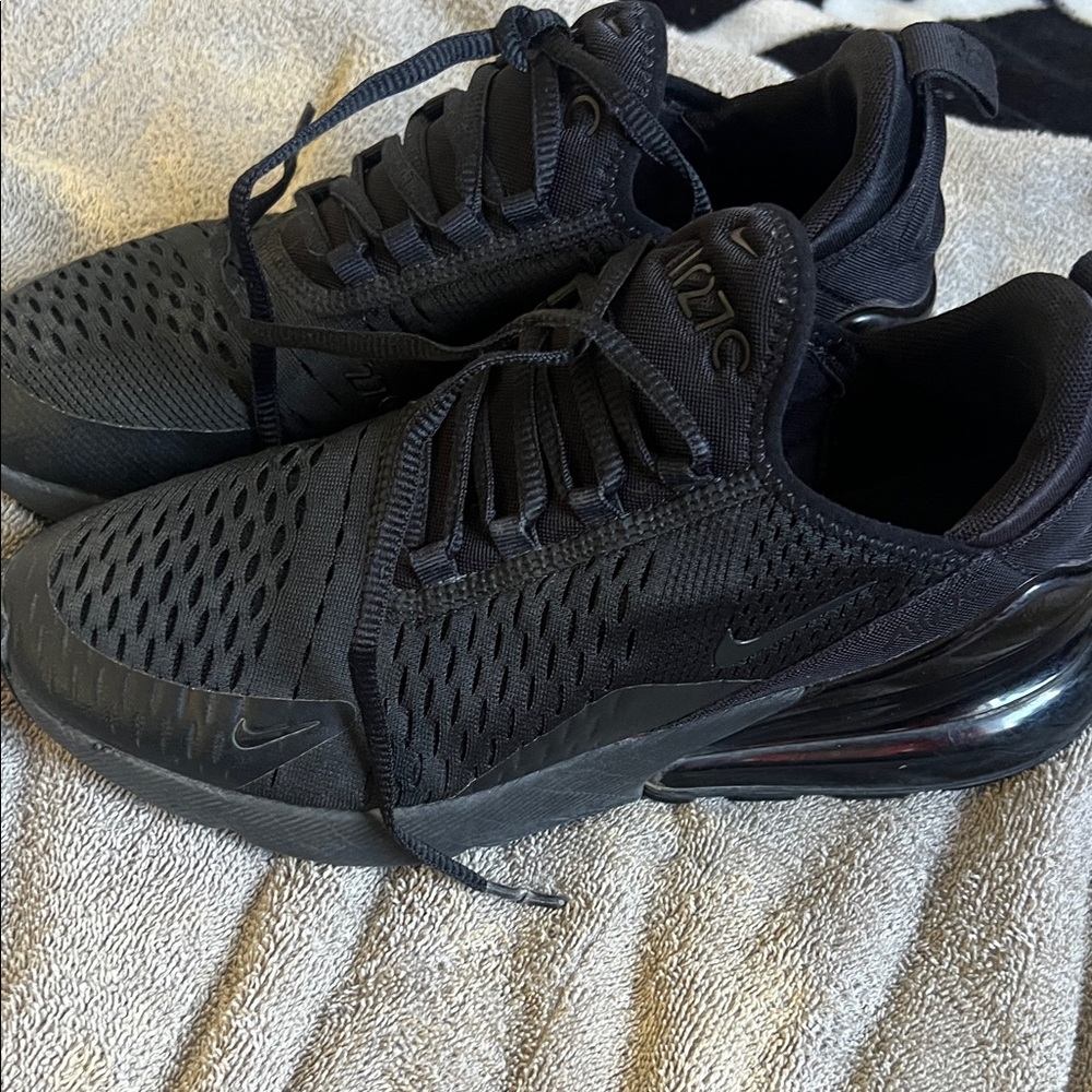 Nike Black Air Max Sneakers